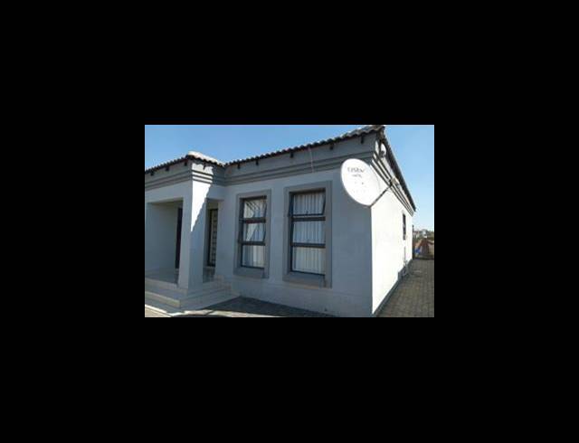 3 BEDROOM HOUSE FOR SALE IN THE ORCHARDS